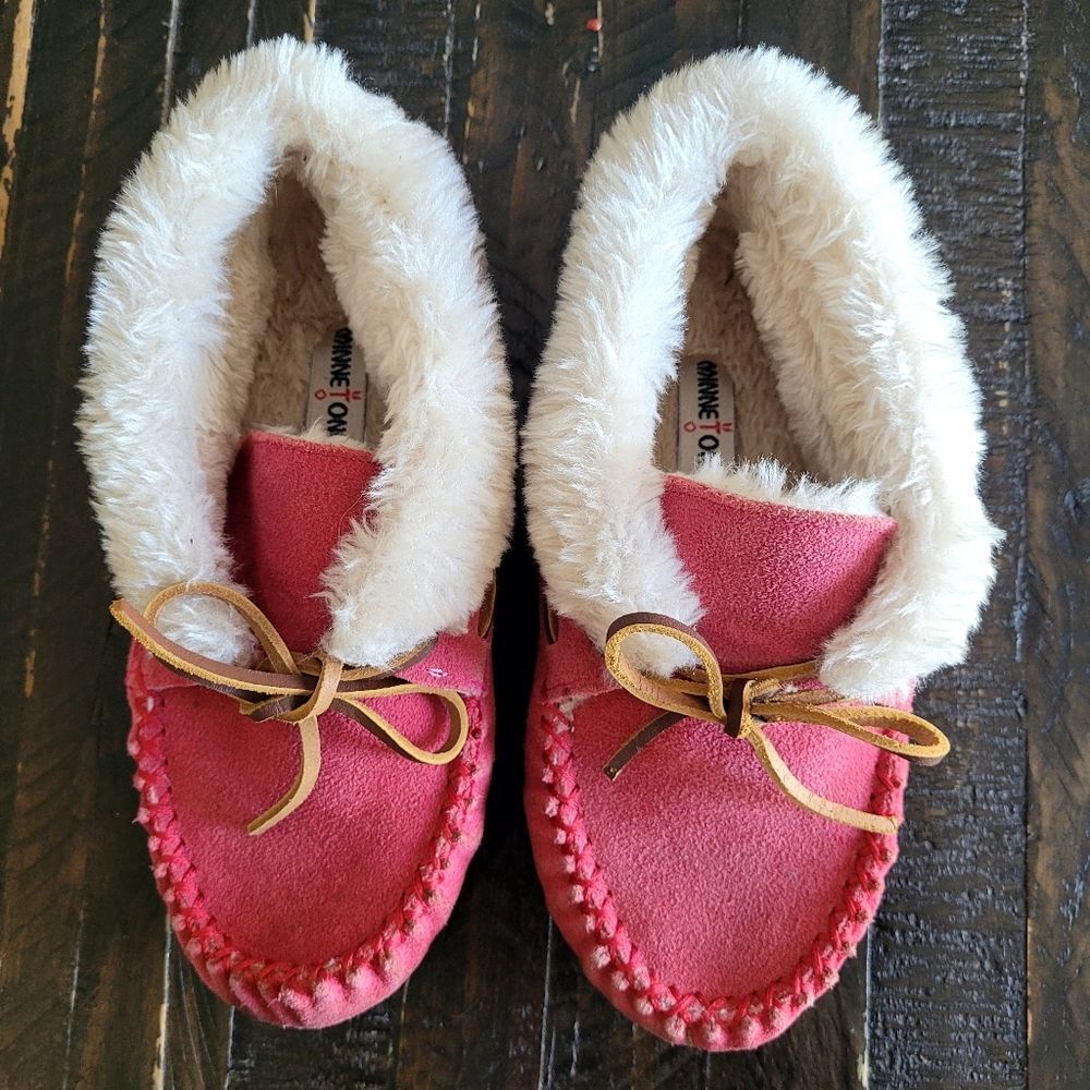 Minnetonka Pink Leather Cream Faux Fur Slippers Girls Size 3